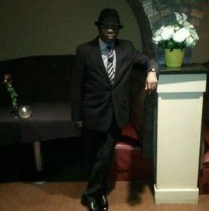 Meet your Posher, Barry